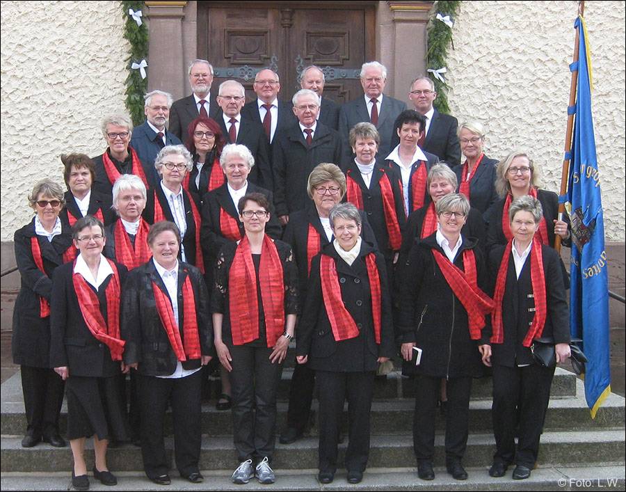 Die anwesenden Mitglieder des Kirchenchor Uder mit der neuen Leiterin Dorothee Kränzel (vorn 3. v. l.)  Bitte klicken!